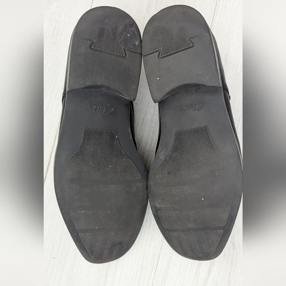Clarks Man's Collection Cushion  Dress Shoe Size 8
